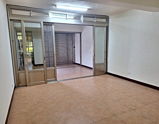 龍潭中正路黃金店住 - Image 2