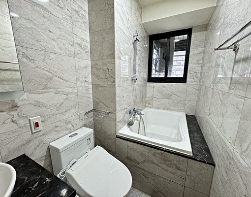 美麗島捷運站|六合商圈|美裝潢2+1房含平車含管|傢俱電齊全 - Image 9