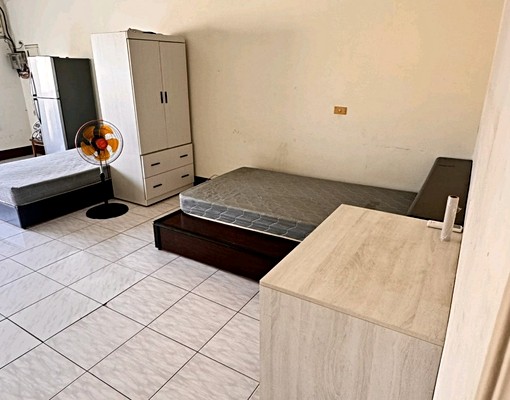 可租補。外勞可。冰箱洗衣机床冷氣桌椅床有陽台。獨洗獨晒 - Image 15