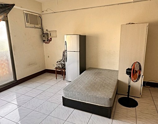 可租補。外勞可。冰箱洗衣机床冷氣桌椅床有陽台。獨洗獨晒 - Image 12