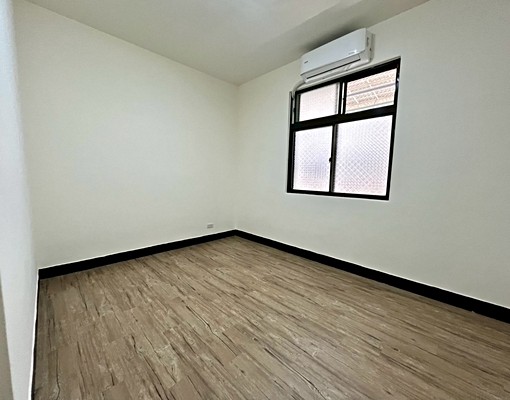 小碧潭/可報稅租補入籍/裝潢新正三房格局方正/雙陽台空間大 - Image 6