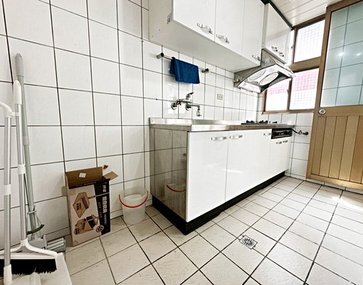 近捷運丹鳳站【超值3房2衛】有電梯★警衛管理★獨立陽台 - Image 10