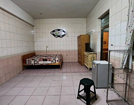 金山超大套房 - Image 2