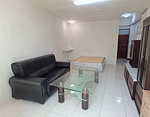 北屯軍功坪數大、大沙發、按摩浴缸、雙衣櫥、採光佳 - Image 9