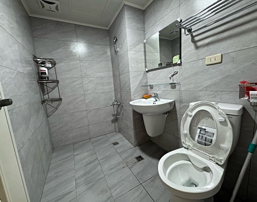 水湳西屯燙金地點|可租補|24小時管理員|含平車|走路有市場 - Image 4