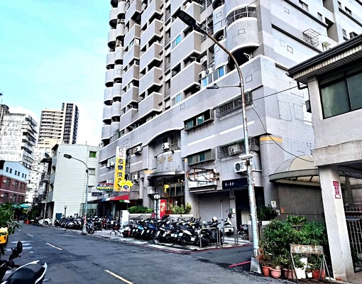 火車站捷運獨立套房有陽台洗衣機-禁菸禁寵 - Image 2