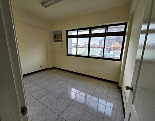 ~巨蛋/漢神/洲際棒球場旁十四期5樓大坪數透天/倉庫有平車~ - Image 13