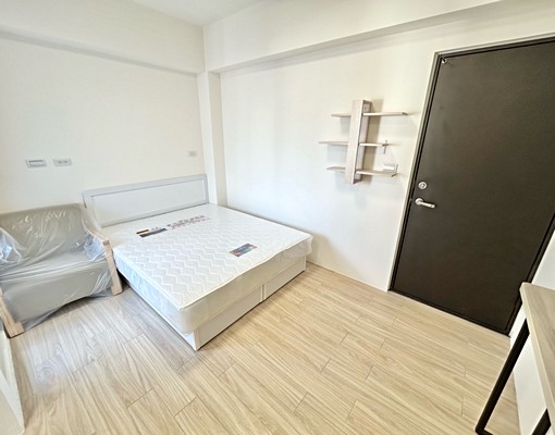 全新完工~近一中台體。木質地板可租補 - Image 5