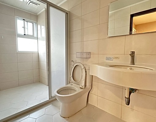 可租補可寵/傢俱全配/高檔裝潢稀有五房附平車 - Image 10