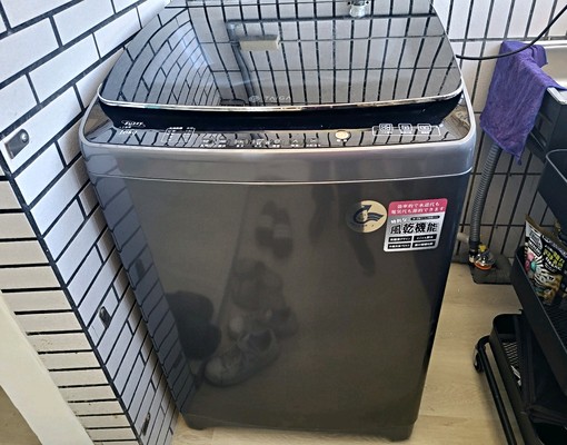 價可談信義路乾淨邊間套房 - Image 1