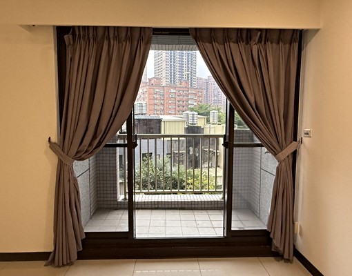 藝文特區中正路旁、鬧中取靜、生活機能佳 - Image 4