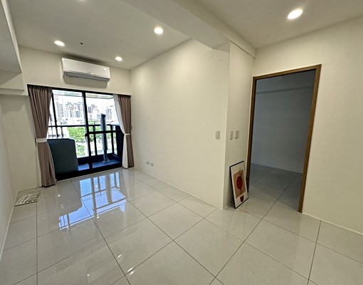 前鎮區全新🉑租補全新裝潢大一房一廳 - Image 1