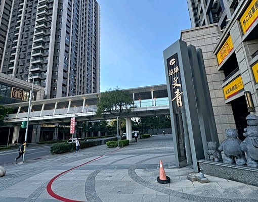 A7遠雄文青1+2樓大面寬店面 - Image 1