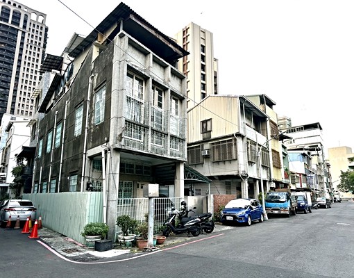 近崛江62地坪三角窗/復古風整棟透天店面 - Image 1