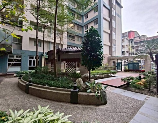 太方便了！淡水站前可租補邊間有陽台全新家電美套房 - Image 1