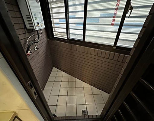 龍安商圈/輝煌世紀大套房車/可租補 - Image 9