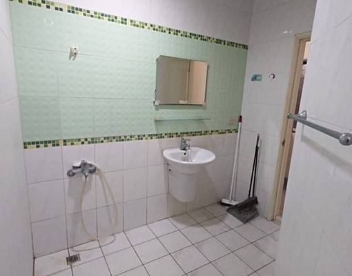 可租補/租金含水網路/近巨蛋自由明華 - Image 4