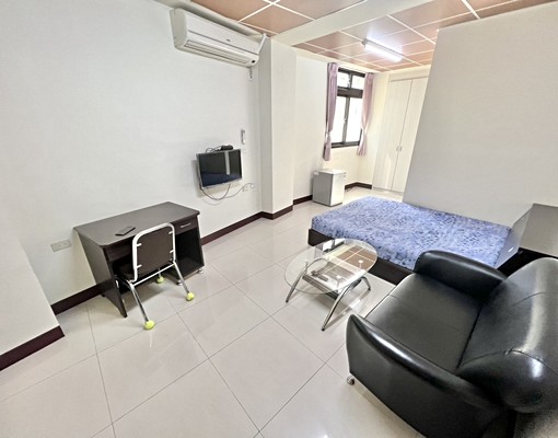 🌞西屯逢甲🌞電梯陽台系統櫃🌞近74快速道路商圈🌞 - Image 1