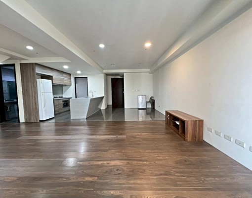 西屯近水湳市場｜捷運宅｜三房樓中樓｜南北座向｜雙平面車位 - Image 3