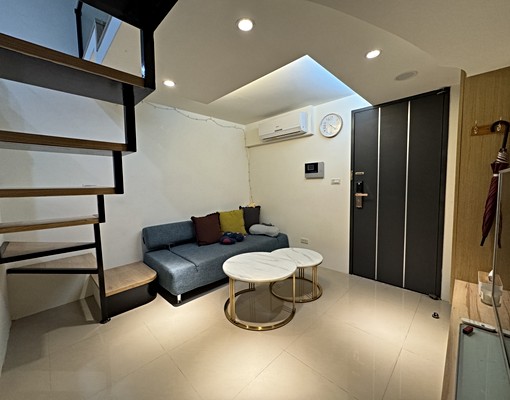 🚈六張犁｜敦南小凱悅｜一房一廳樓中樓｜附家具🛋️租補🆗 - Image 1