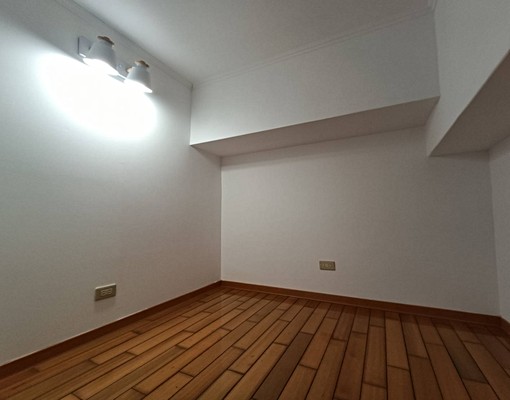 🏠英郡A區|屋況佳採光優|夾層屋空間大|交通生活皆便利 - Image 6