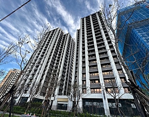 小吳租屋<禾川琚高樓面河景觀3房車> - Image 1