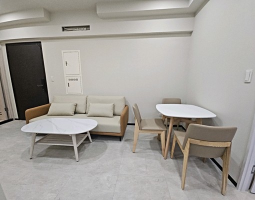 火車站興富發博愛全新三房家具.家電齊全 - Image 3