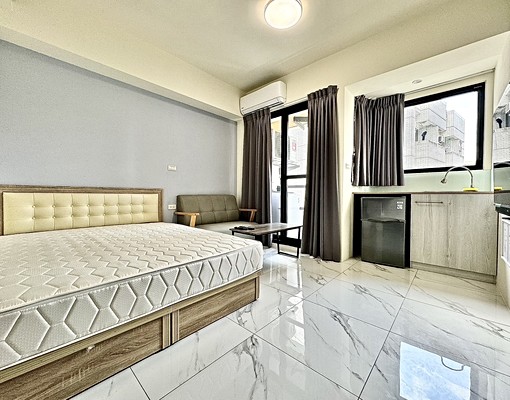 逢甲學區高採光🥭系統櫃設計✅類一房一廳走路即逢甲 - Image 1