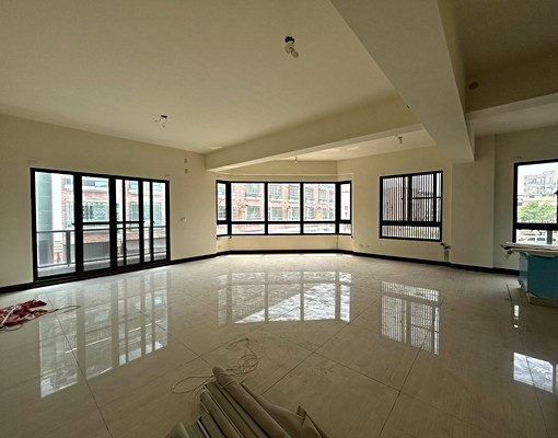 小港機場三角窗面寬電梯金店面 - Image 4