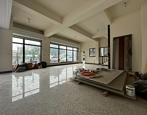 小港機場三角窗面寬電梯金店面 - Image 2