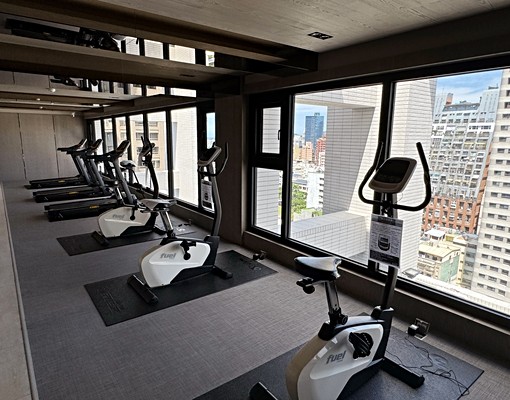 三多商圈/濱海3房2衛/溫馨裝潢/全套傢俱家電/平面車位 - Image 12