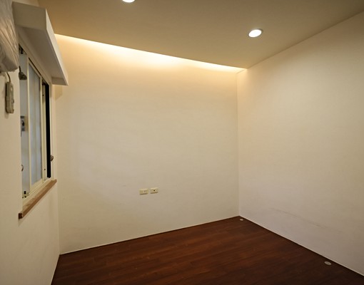 士林熱鬧商圈旁的寧靜社區，頂加2房住家，室內方正寬敞明亮 - Image 5