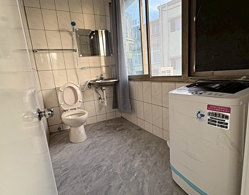 新埔捷運套房可租補 - Image 2