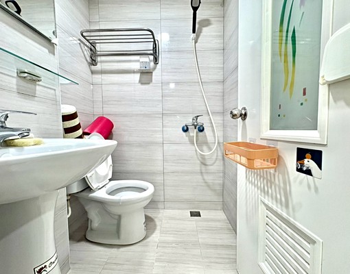 ✨全新裝潢&垃圾代收精美免爬高套房✨中信達達 - Image 3