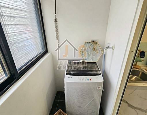 ✨萬華採光套房✨獨立陽台、流理台✨樓下超商✨可寵租補垃圾代收 - Image 3