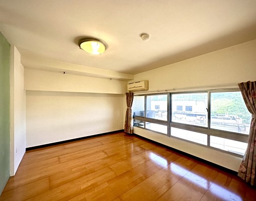 【me時代】🏠挑高樓層3+1房（有車位，費用另計）~洽旭微 - Image 5