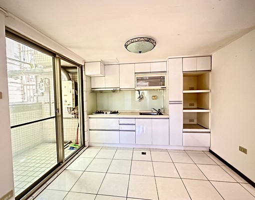 【me時代】🏠挑高樓層3+1房（有車位，費用另計）~洽旭微 - Image 9