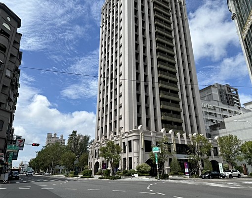 梅菲爾大樓面寬樓店 - Image 1