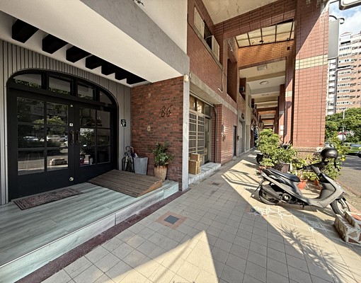 近裕誠/明誠商圈河堤社區黃金三角窗1+2店面 - Image 3