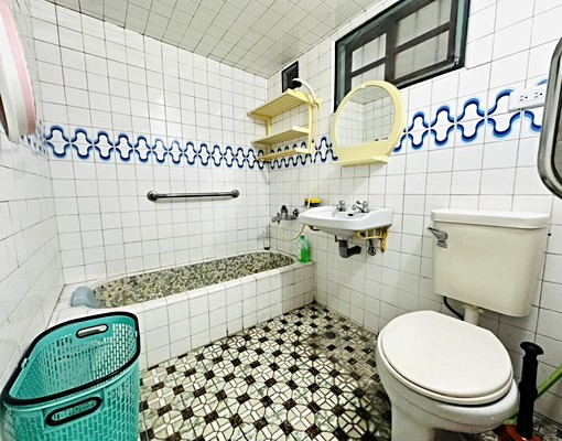 草屯市中心/草溪路透天雙層出租/四房兩衛/可申請租屋補助 - Image 4