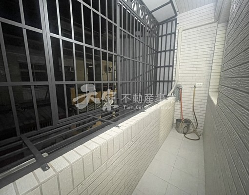 租-近輕軌籬仔內站翻新整棟透天全屋全新翻新及傢俱：水電、地 - Image 11