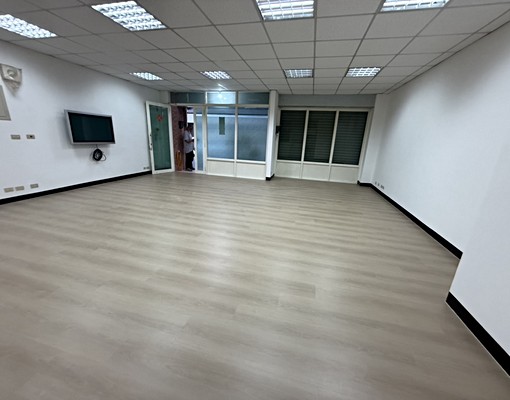 一樓店住兩用|超大使用空間|等你來看喔! - Image 4