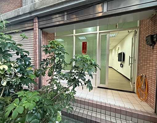 一樓店住兩用|超大使用空間|等你來看喔! - Image 9