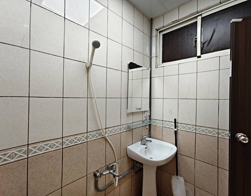 近竹科金山商圈/有獨立曬衣窗台/獨立洗衣機 - Image 4