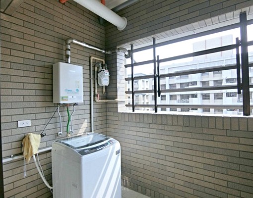 淡海國小學區房！明亮寬敝兩房含車含管還歡迎租補！ - Image 6