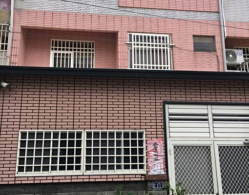 廣興國小門前可停車整棟透天出租 - Image 1