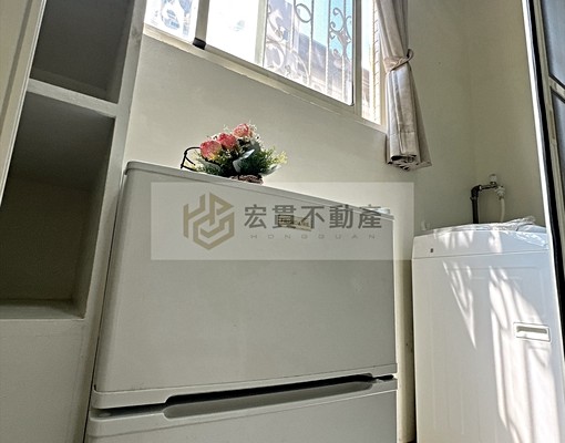 金山街浴室對外窗雙門冰箱室內機車位電梯套房 - Image 6