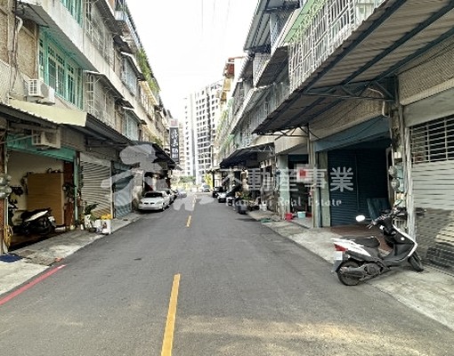 鳳山省鳳商文衡商圈翻新可租補可停車透天 - Image 2