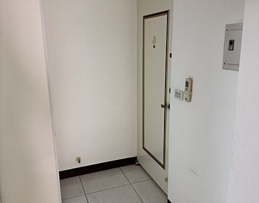 🌟中正路靜巷套房出租｜有陽台,近展演館｜慈文國中、拎包入住 - Image 2
