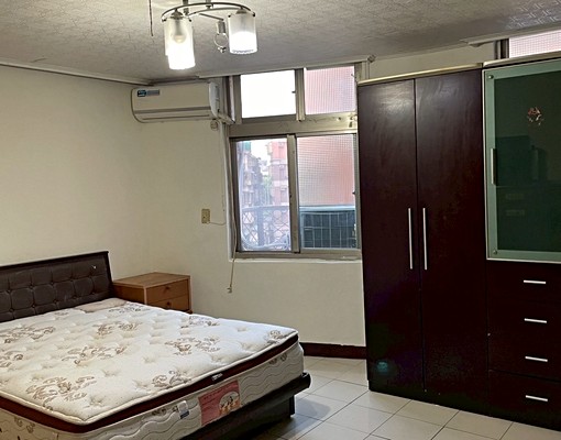 5分鐘到公館生活圈,河堤旁休閒運動很方便,安靜採光通風佳。 - Image 6
